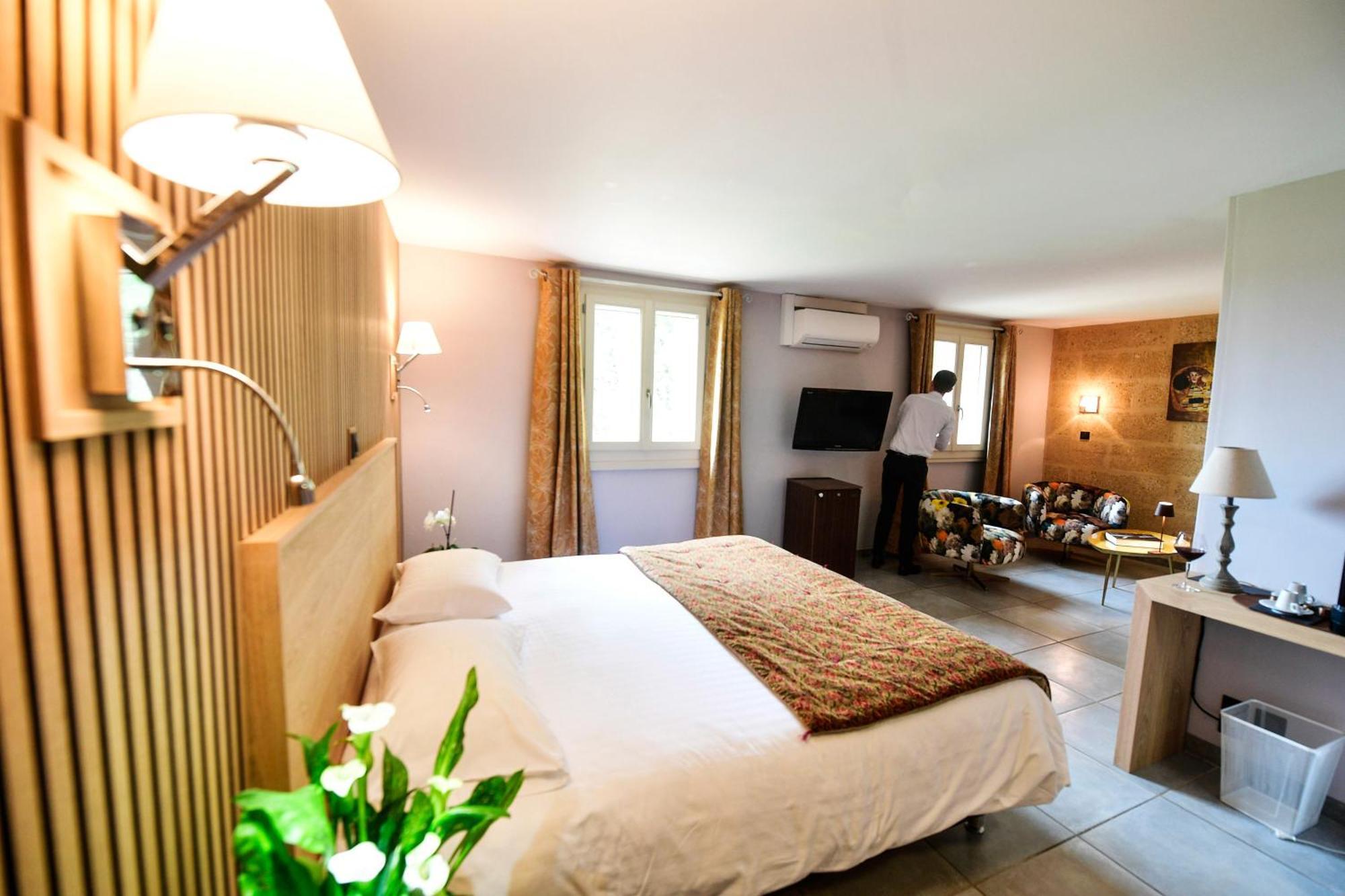 Le Mas Des Aigras - Hotel & Restaurant De Charme En Provence オランジュ エクステリア 写真