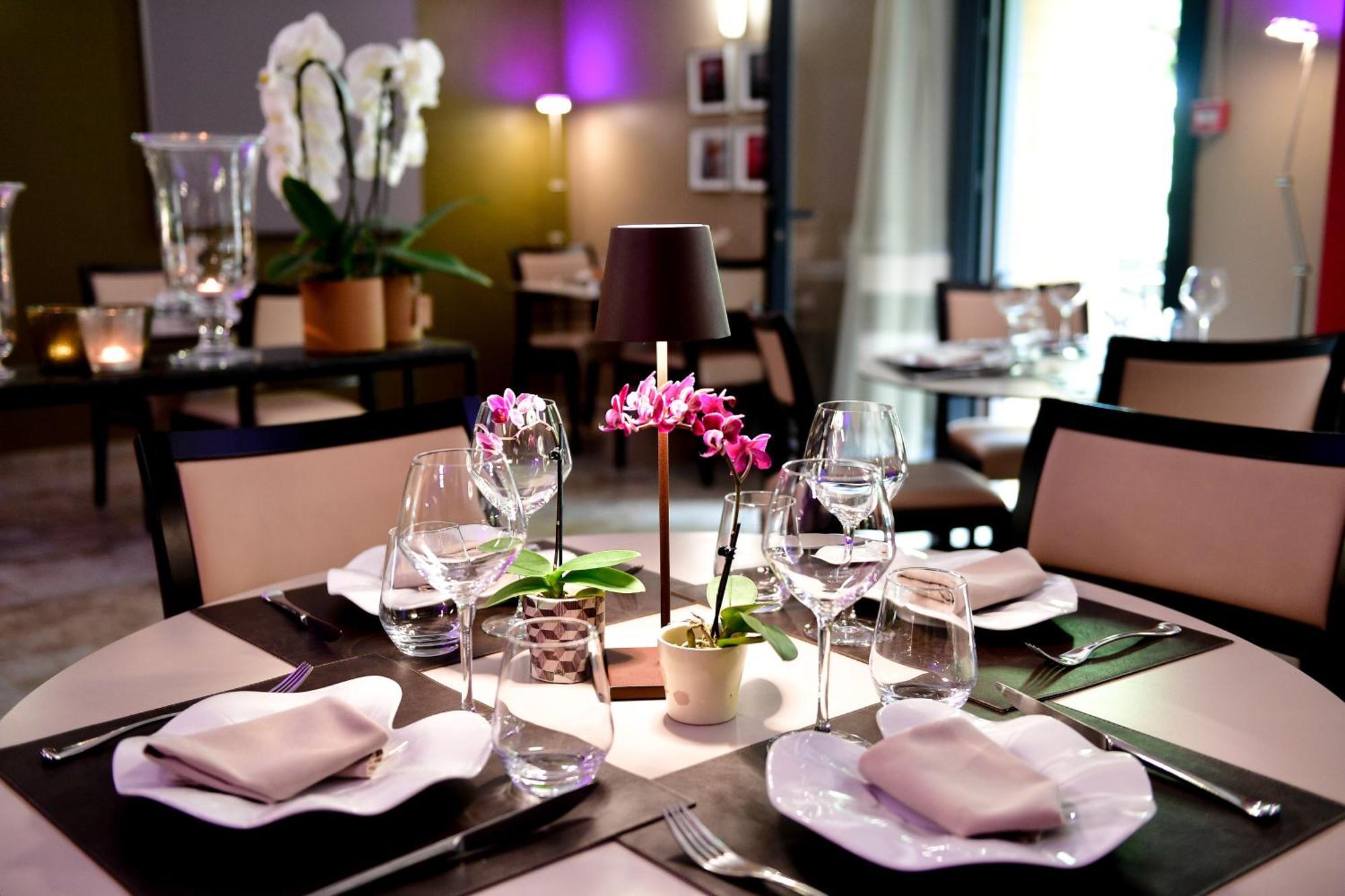 Le Mas Des Aigras - Hotel & Restaurant De Charme En Provence オランジュ エクステリア 写真